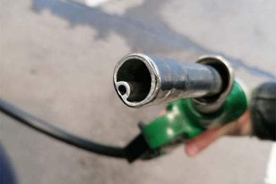 MNOGI OD NAS POJMA NEMAJU: Dok sipate gorivo u automobil, obratite pažnju na skriveni detalj...