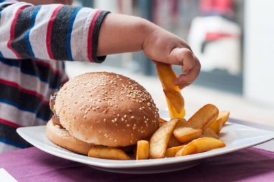 Prvi put u povijesti više djece gojazno nego pothranjeno