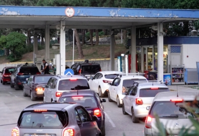 UDAR NA DŽEP: Vozačima se preporučuje da ako mogu odmah odu na benzinske pumpe