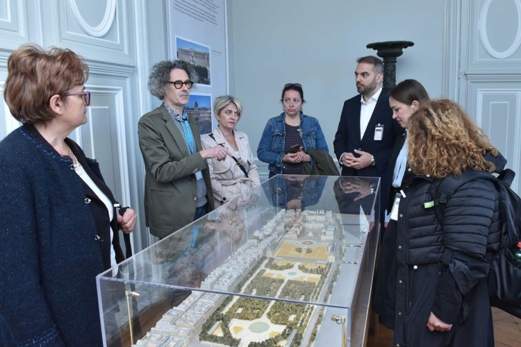 Delegacija Muzeja Republike Srpske u Luvru, zmijanjski vez od 23. aprila u Parizu