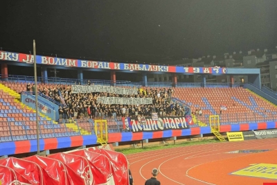 Na predizbornom skupu u Banjaluci se ori: "Musiću Turčine napuši se kur**ne"!