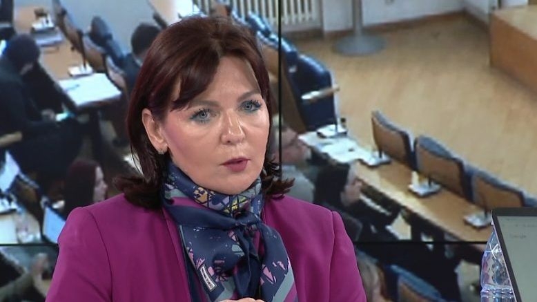 Gavrankapetanović-Smailbegović o kameri kod aerodroma: Ljudi ne ostavljaju vozila tu iz hira, nego zbog parkinga od 4 KM