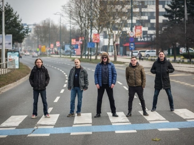 Treća najava novog albuma: „Letu štuke” predstavile singl "Stvoreni od zvijezda"