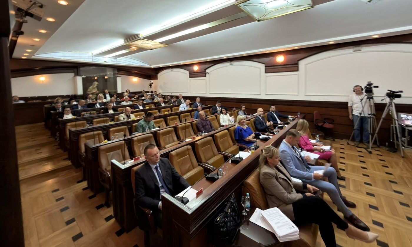 Počela 9. sjednica Skupštine grada: Na dnevnom redu kredit za park, stipendije i stambena pitanja