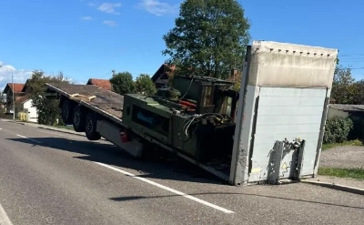 Otkačila se šlepa: Nova nezgoda na putevima u Srpskoj FOTO