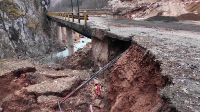 Bliže se izbori, krediti se niži, režim obećava kule i gradove