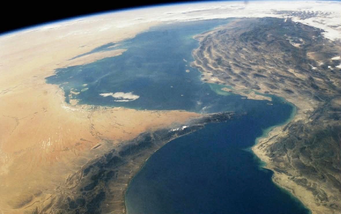 Iran otvorio vatru na tanker u Hormuškom moreuzu