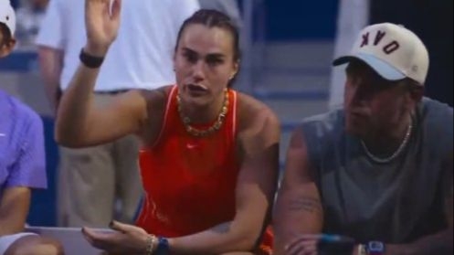 Video / Sabalenka doživjela pomračenje, snimci obišli svijet: Psovala kamermanu i lomila reket