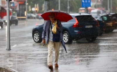 Kišom okupane ulice Sarajeva: Proštajte s nama glavnim gradom pod junskim pljuskom