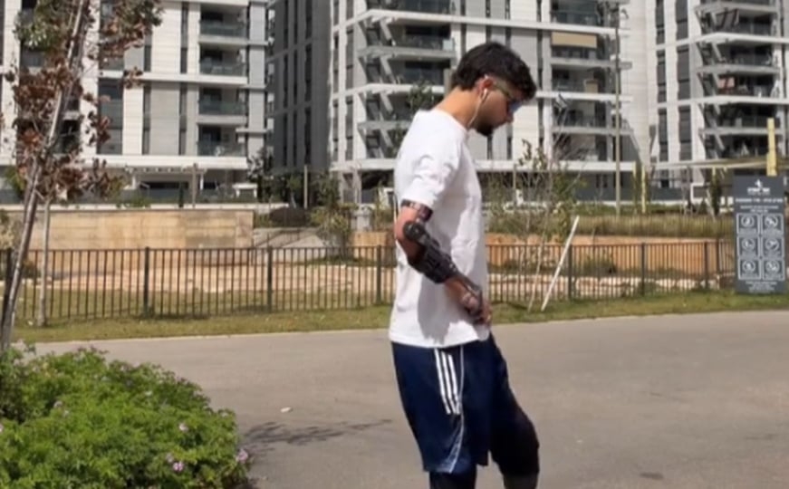 Adidas na udaru zbog kampanje s bivšim izraelskim vojnikom: Pozivi na bojkot sve glasniji