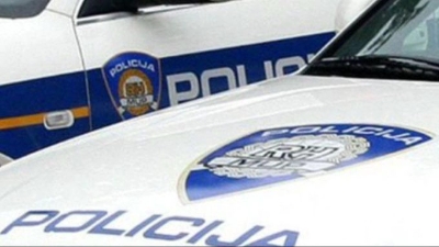 Policija okružila kuću kod Osijeka. U septičkoj jami pronađeni ostaci nestale žene?