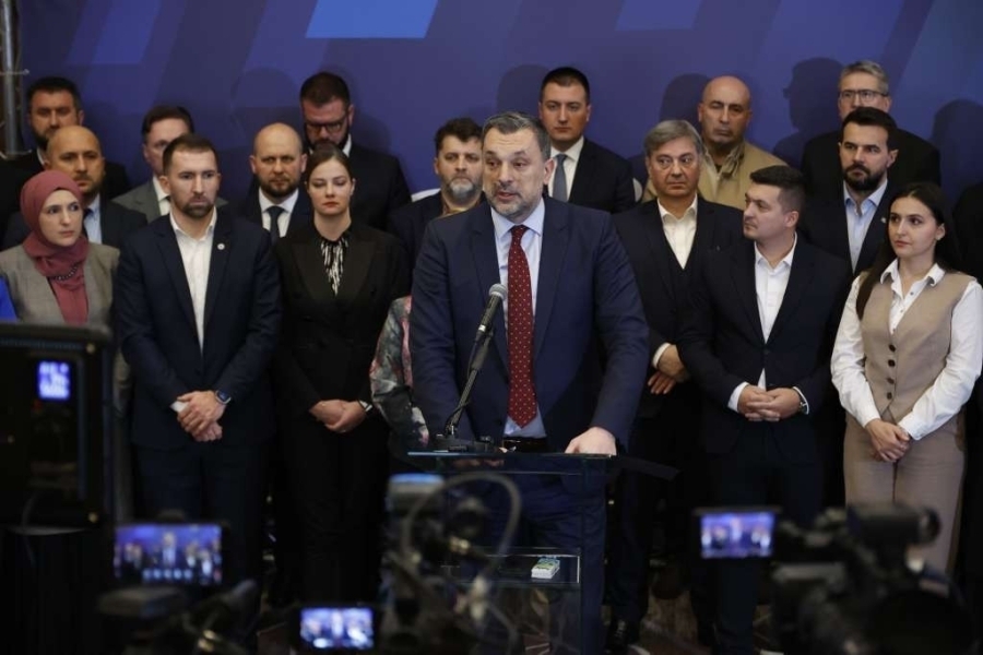 OŠTRA REAKCIJA IZ NiP-a NA ČOVIĆEVE IZJAVE O RELAKSACIJI ODNOSA SA SDA: Šta je Izetbegović obećao iza zatvorenih vrata i zašto šuti? Imaju pitanje i za Komšića