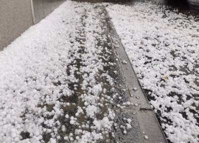 Snažno nevrijeme zahvatilo Bihać: Led prekrio ulice