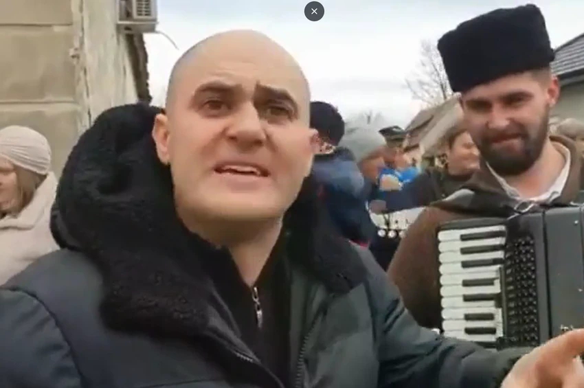 Poznat po BROJNIM SKANDALIMA: Josip Dabro koji je pjevao o Paveliću i pucao iz pištolja podnio ostavku u DP