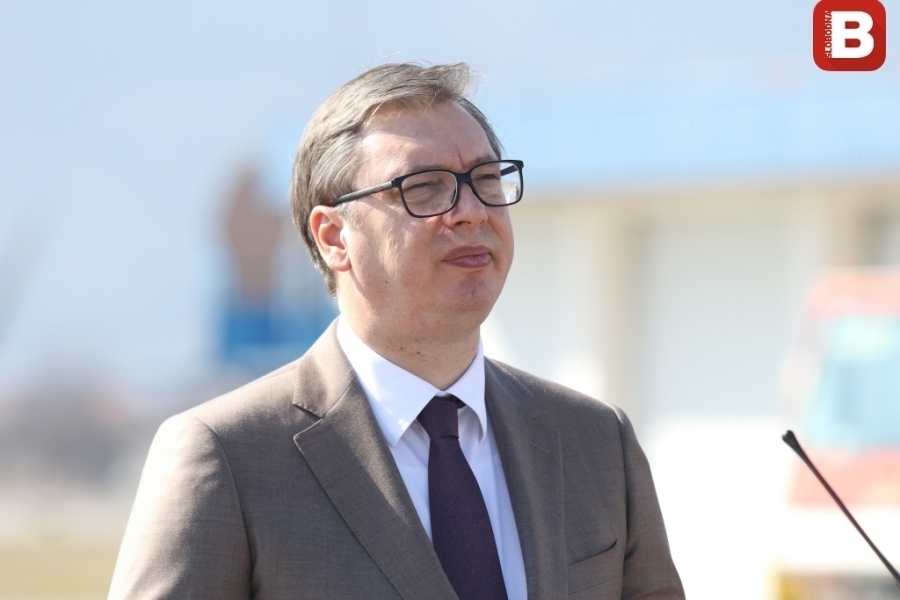 ON ĆE 'PONUDU' TEŠKA SRCA PRIHVATITI: SNS kandidovao Vučića za premijera