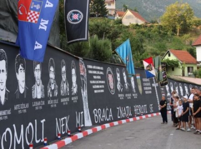 U Rumbocima otvoren 63 metra dug mural posvećen hrvatskim braniteljima ramskog kraja