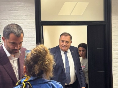 Vučić i Dodik stigli u sjedište SNS-a na Novom Beogradu
