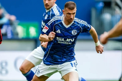 Težak poraz Muslićevog Schalkea: Primili gol s igračem više, igrali Džeko i Katić