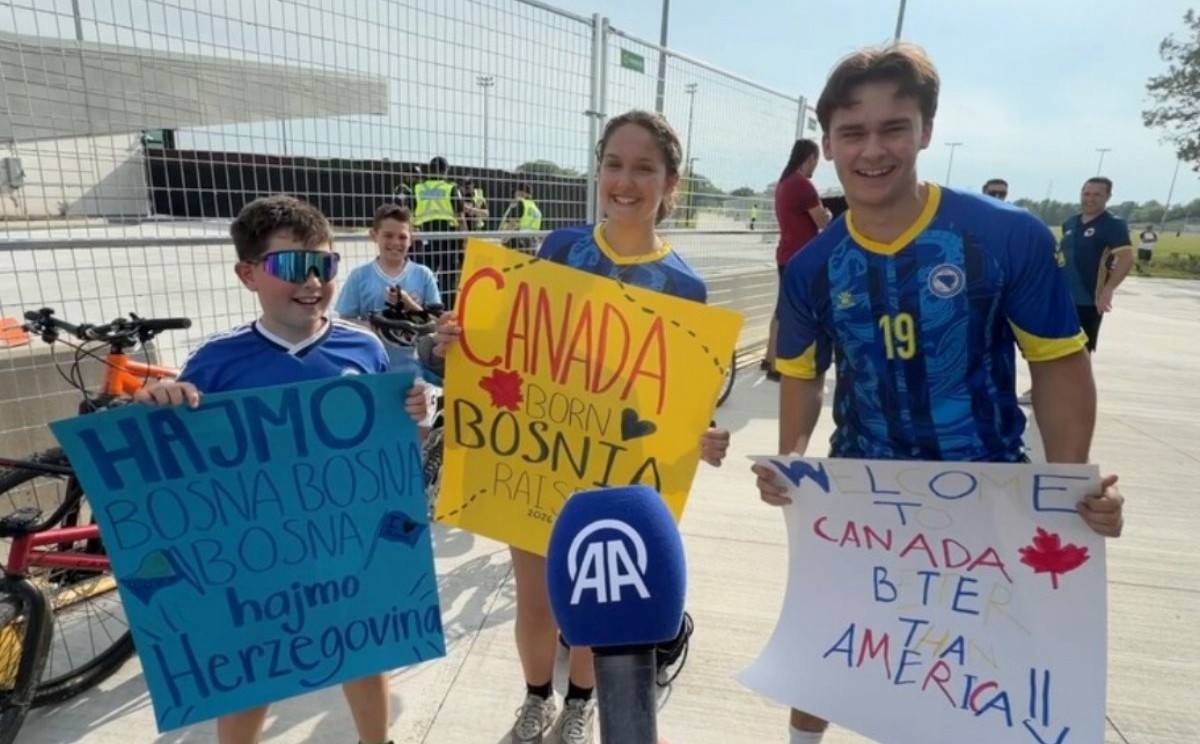 Atmosfera se bliži vrhuncu: Navijači Zmajeva donijeli fudbalsku groznicu u Toronto