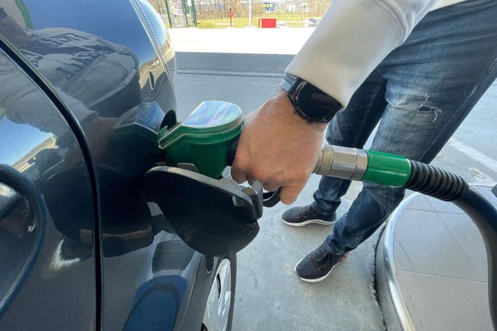 Nove cijene važe od ponoći: Dizel poskupljuje, evo i na kojim pumpama!