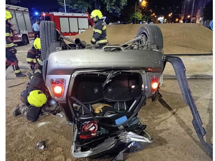 Detalji nesreće u kružnom toku kod Škorpiona: Dvoje povrijeđenih, vozač pobjegao (FOTO)
