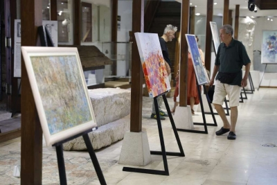 U Brusa bezistanu otvorena izložba "Umjetnici Sarajevu"