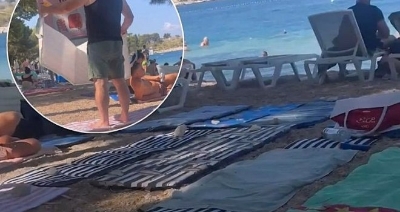 Ogorčena prizorom sa plaže u Makarskoj: 'Ujutro zauzme 10 mjesta, a sam je... Ostali dođu tek poslije podne!'