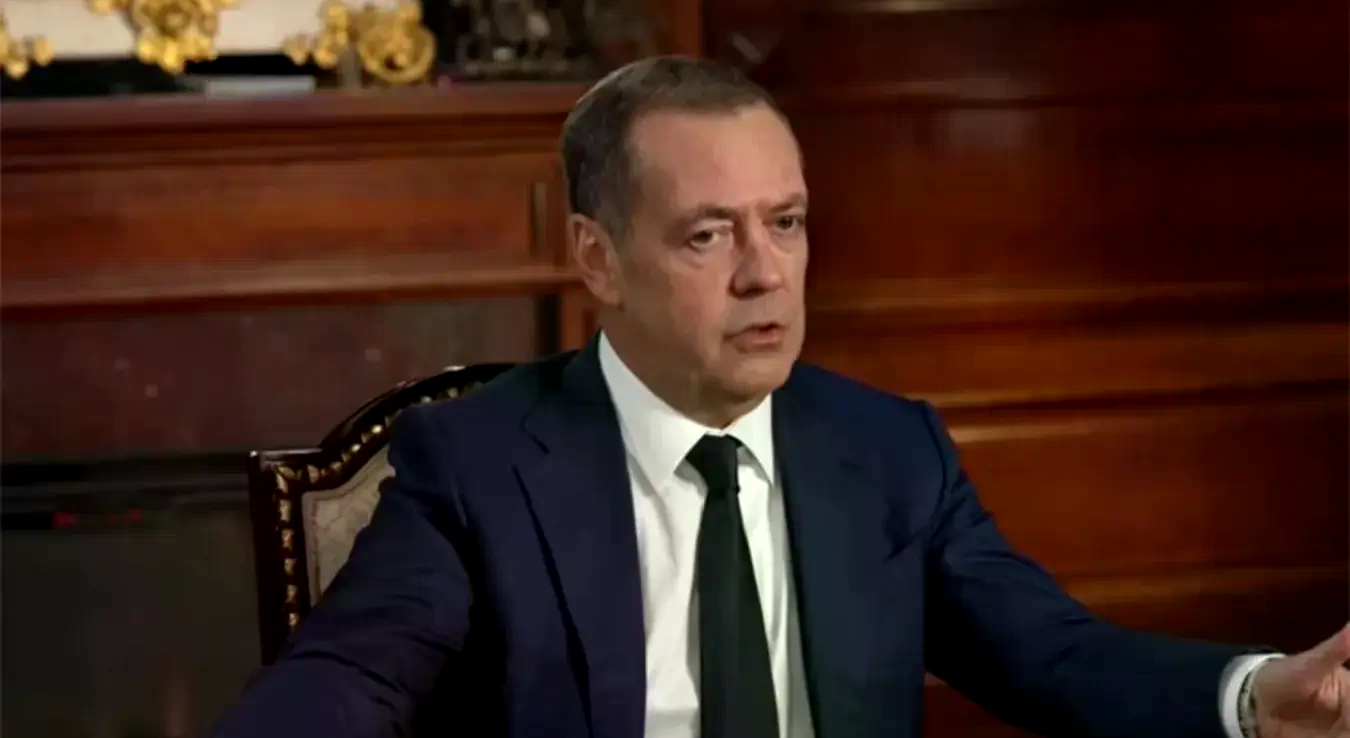 Медведев: Зеленски ујео руку која га храни
