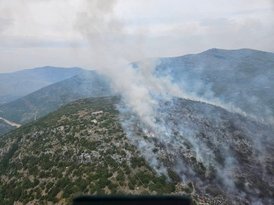 Novi požar kod Rapti: Pala žica sa dalekovoda, vatra prijeti brdima iznad Gučine