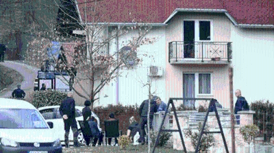 Istraga tragedije u Šušnjarima: Sin pogođen u grudi, ruku i nogu, a otac u glavu