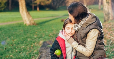 Kad roditelj postane ovisan o djetetu: To nije ljubav, to je emocionalna manipulacija