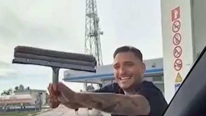 Darko Lazić zasukao rukave i oprao šoferšajbnu na pumpi, nagrađen je bakšišom