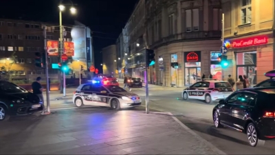 Video / Veliki broj policajaca kod Narodnog pozorišta u Sarajevu, navodno čuli se pucnjevi!?