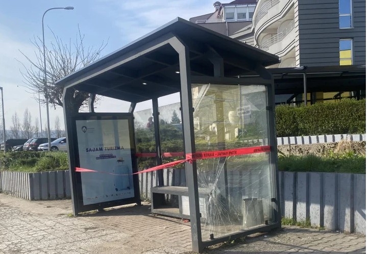 Banjaluka: Opasno autobusko stajalište i dalje bez sanacije