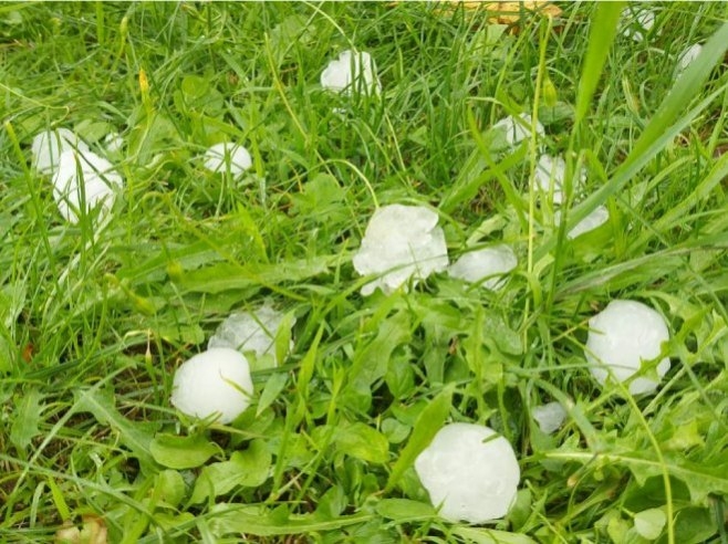 Nevrijeme u regionu: Kiša i led pogodili Sloveniju i Hrvatsku (FOTO)