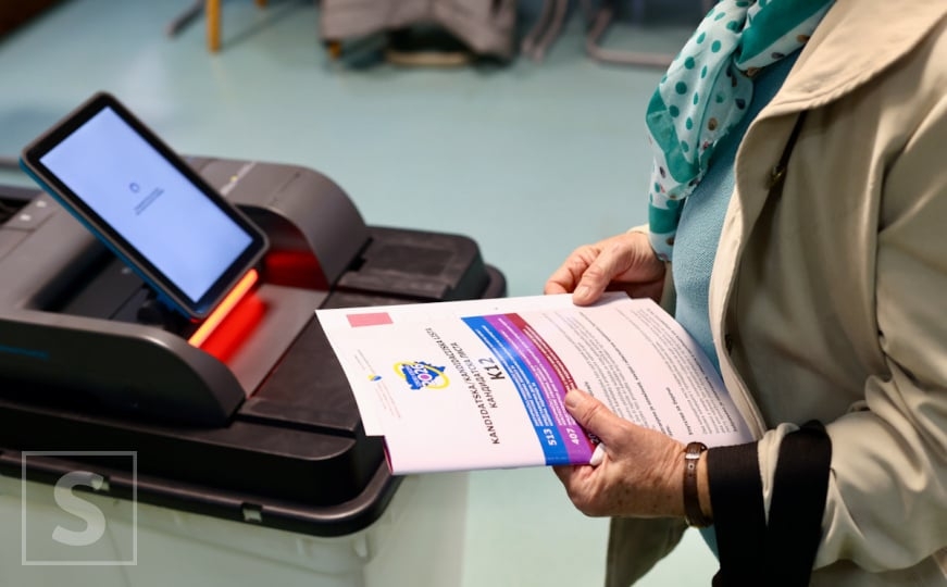Crtica s biračkog mjesta u Sarajevu: Koliko traje glasanje i šta ako imate novi dokument?