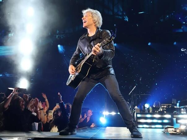 Jon Bon Jovi zbog zdravstvenih problema prekinuo koncert