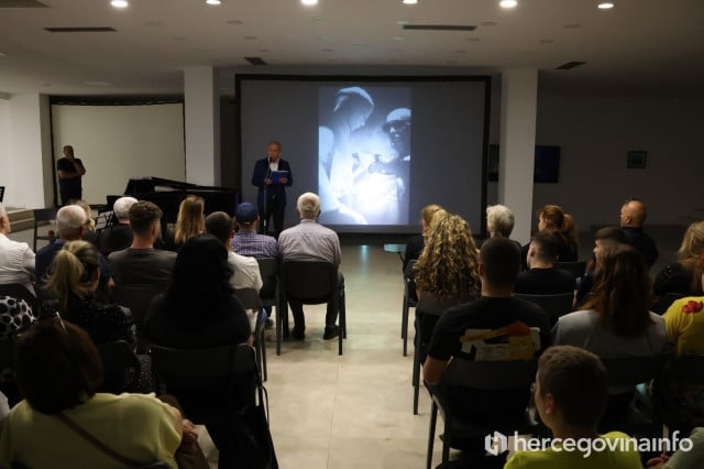 FOTO Prepuna Galerija u Kosači na komemoraciji za Tonija Marića