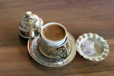 Prva kafa odmah nakon buđenja radi slabije nego ista ta kafa sat kasnije, i za to postoji objašnjenje