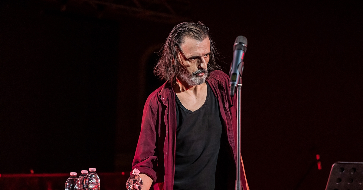 Prekinut koncert Gorana Bare: Odveli ga s pozornice usred prve pjesme (VIDEO)