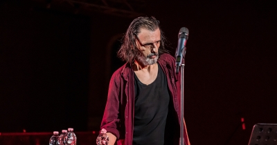 Prekinut koncert Gorana Bare: Odveli ga s pozornice usred prve pjesme (VIDEO)
