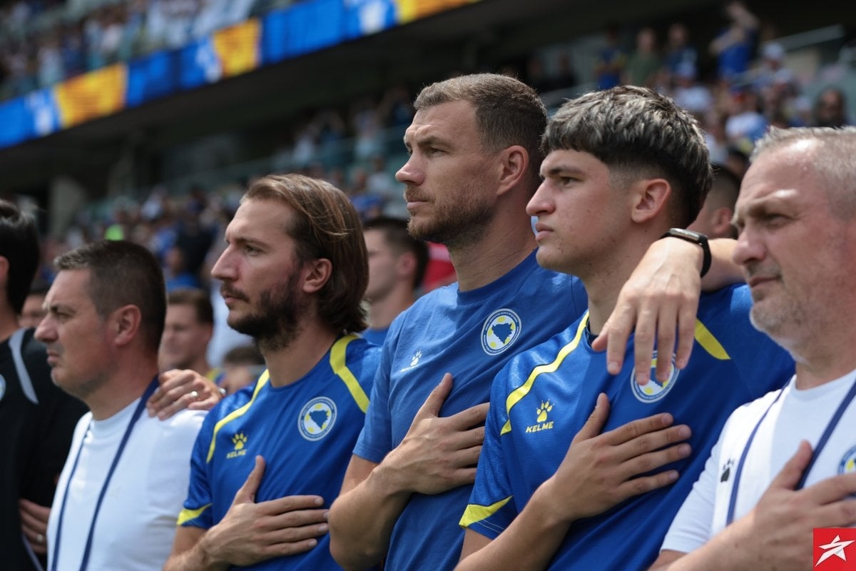 Džeko se pohvalio specijalnim kopačkama pred Mundijal! "Sve je u znaku Bosne i Hercegovine!"