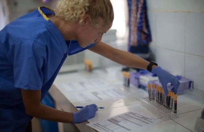 Alarmantno upozorenje SZO: Epidemija ebole zahvatila 33 zdravstvene zone