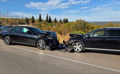 Teška nesreća na bh. cestama: Učestvovala tri automobila, saobraćaj otežan