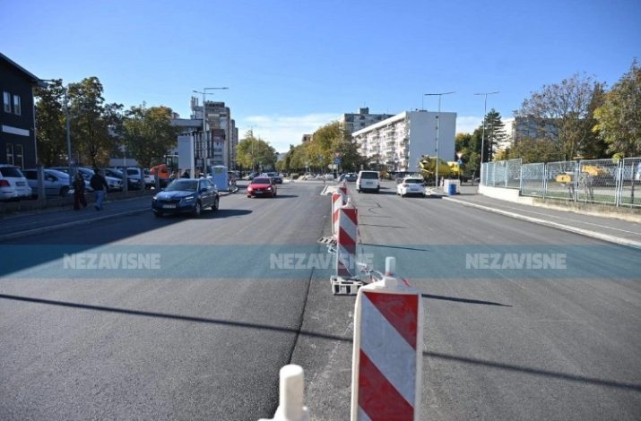 Konačno asfaltirane sve trake na kružnom toku kod “Audi servisa” (Foto)