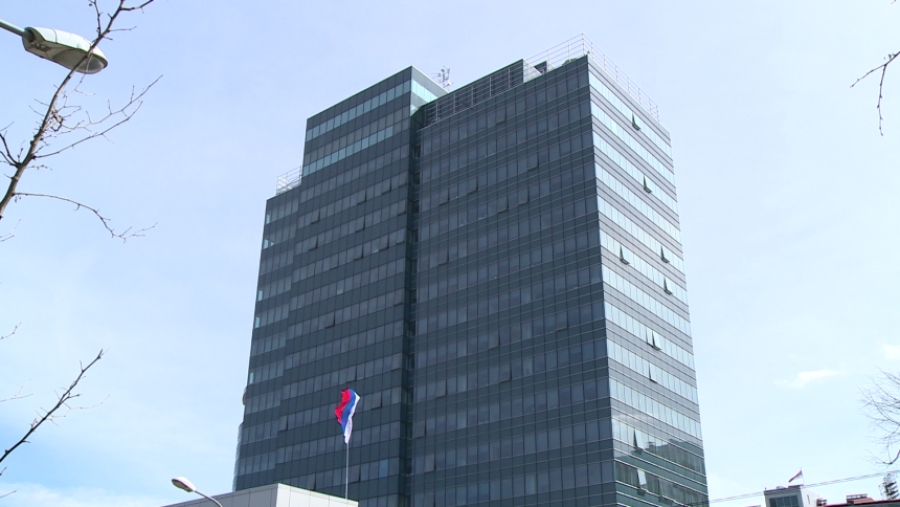 SRAMOTA ENTITETSKE VLASTI: Vlada RS se hvali mjerama, a kažu da je majkama četvoro i više djece dovoljno 750 KM?!