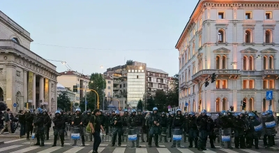 Војска и полиција на улицама Милана због страха од нових нереда