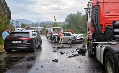Tragična nesreća u BiH: Jedna osoba smrtno stradala u sudaru tri vozila