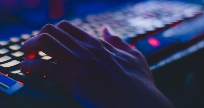 Lažni Microsoft mailovi izazivaju paniku: Hakeri ih šalju direktno iz sistema i prevare izgledaju potpuno autentično
