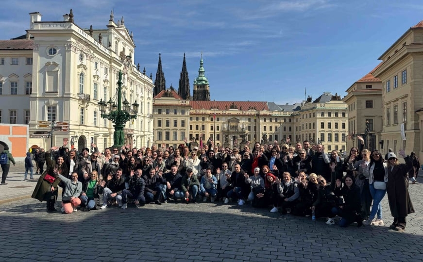 Kada kolege biraju najbolje: Zaposleni Tropic Maloprodaje nagrađeni putovanjem u Prag